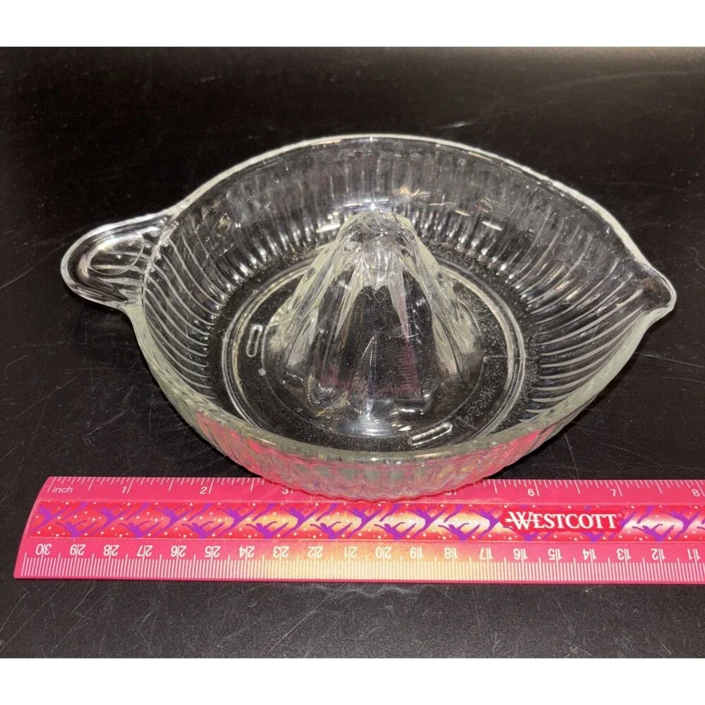 Vintage Clear Glass Lemon Orange Citrus Juice Maker Squeezer Reamer Juicer